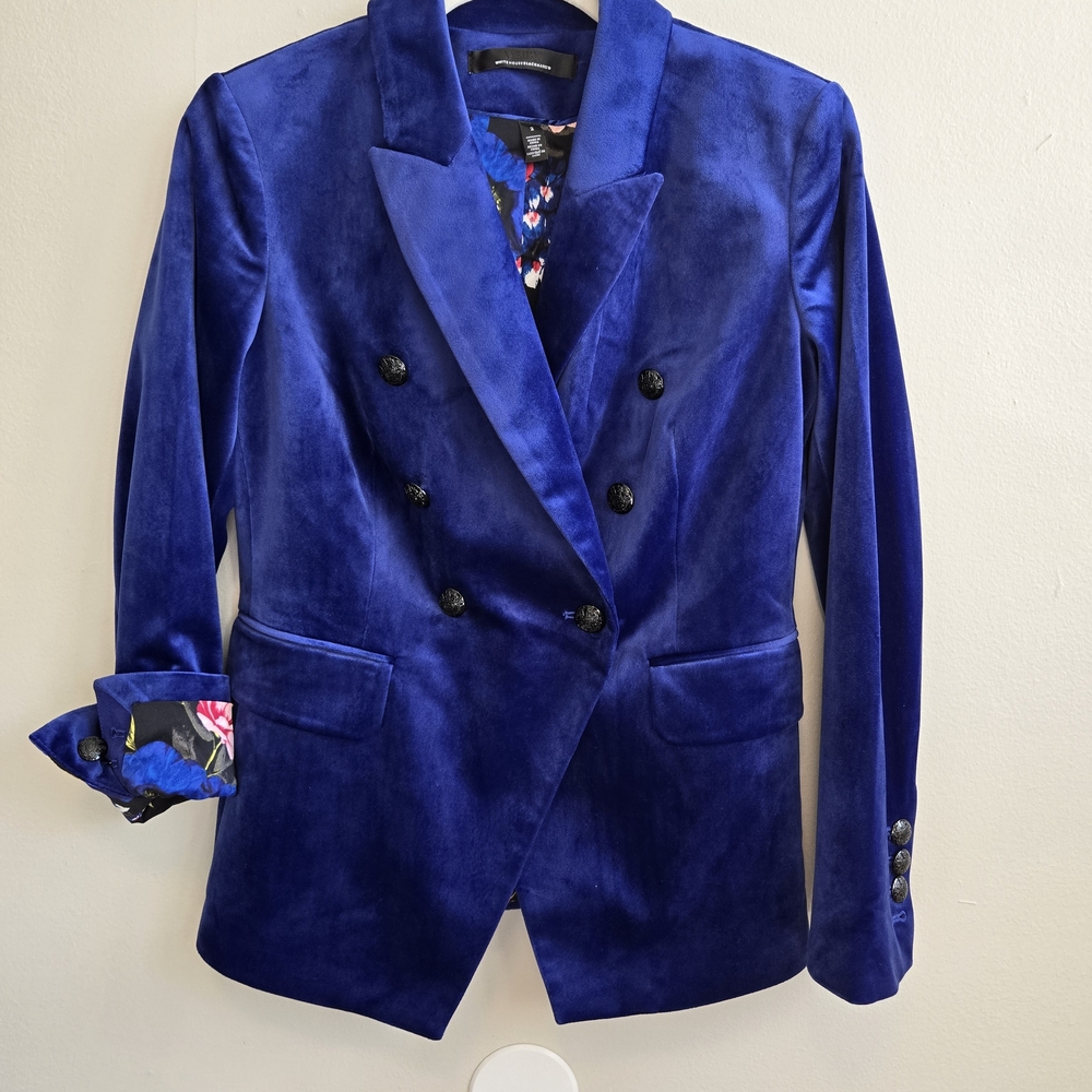 EUC White House Black Market Double Breasted Cobalt Blue Velvet Blazer